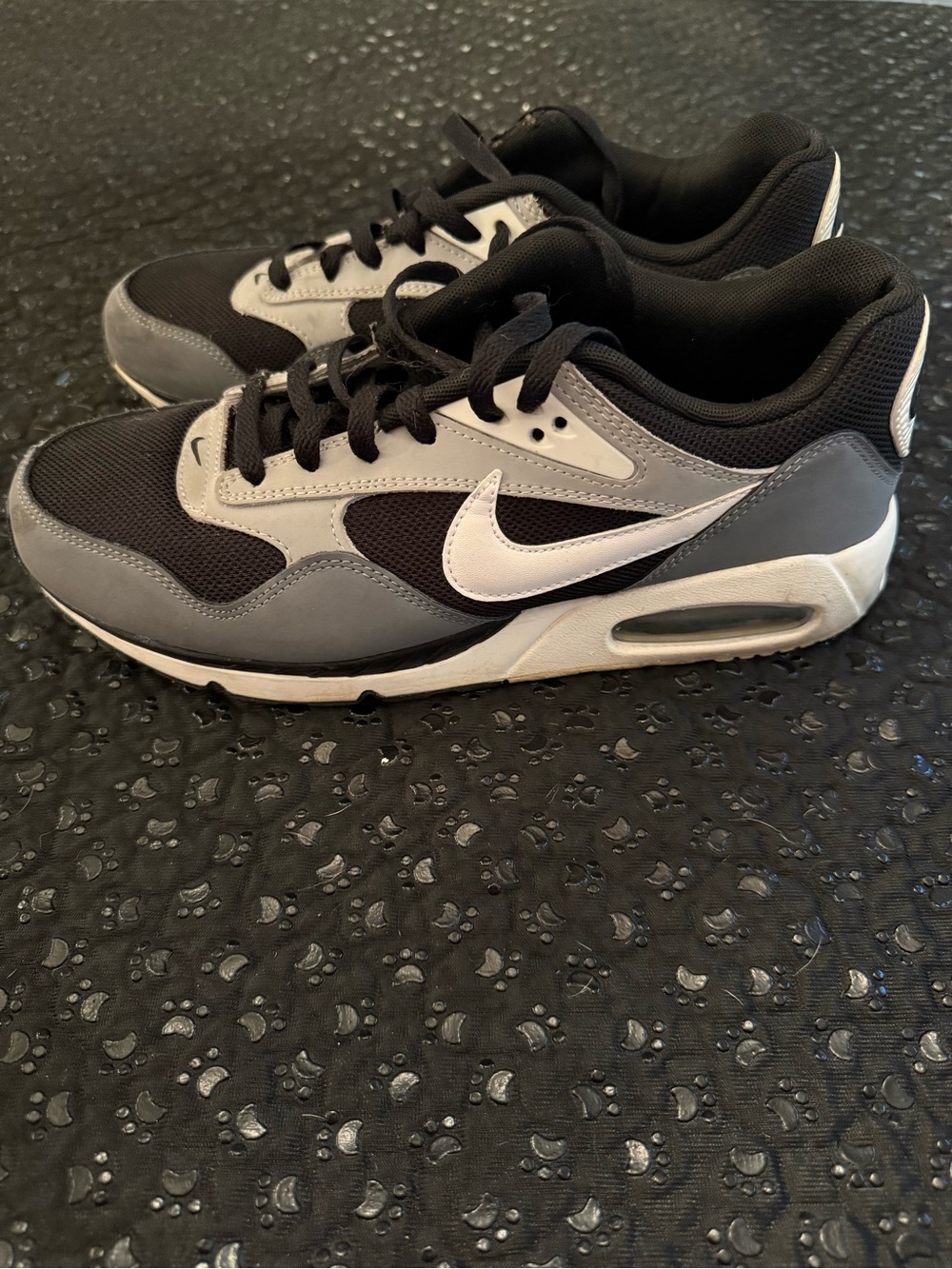 Nike Air Max Correlate Black, Gray & White Low-Top Sneakers